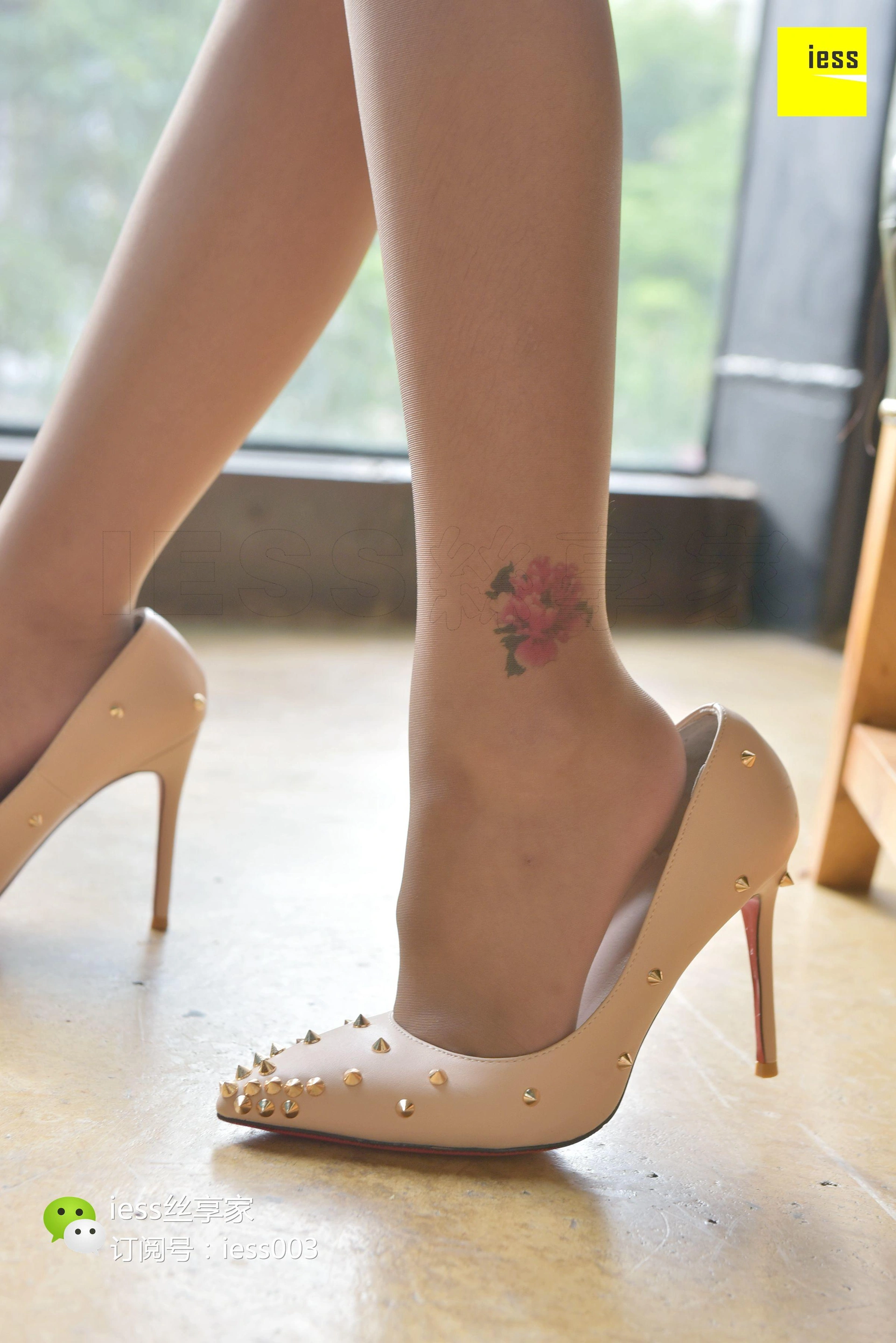 [IESS异思趣向] 2017.08.15 丝享家043:小北《东北妹子爱上棕色丝袜》 3